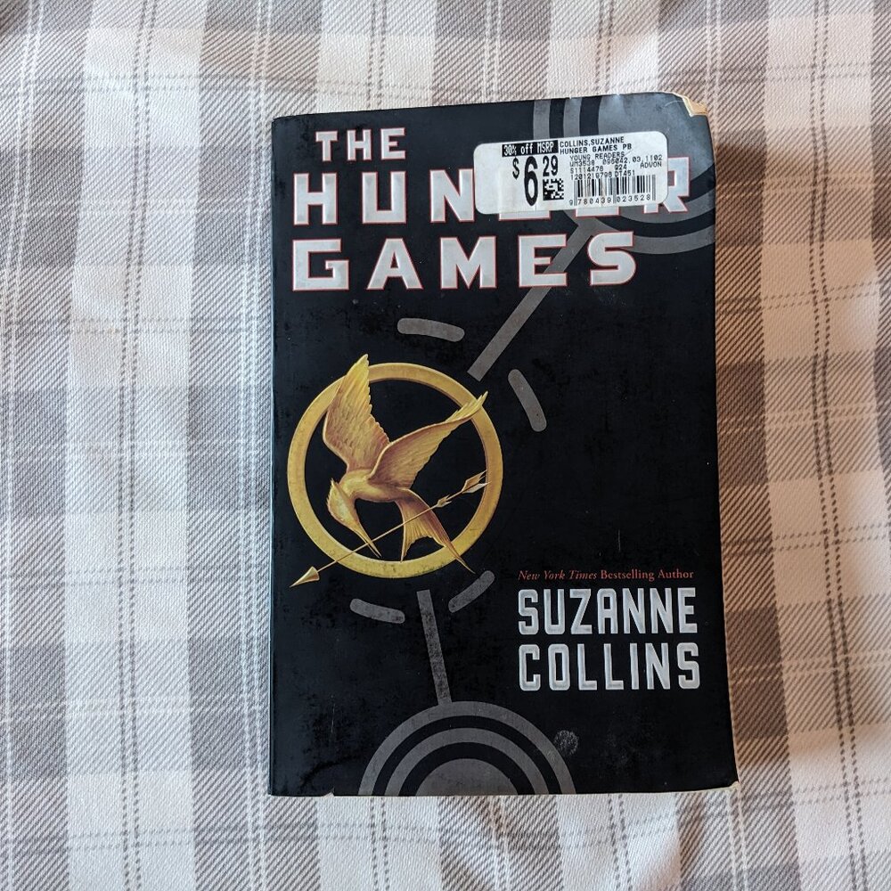 The Hunger Games by Suzanne Collins (Paperback)